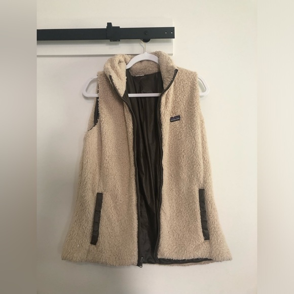 Patagonia Jackets & Blazers - Patagonia reversible vest, EUC